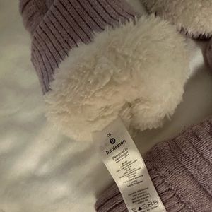 Lululemon One Size Beanie and Gloves